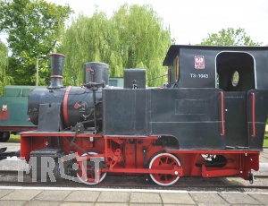 p933